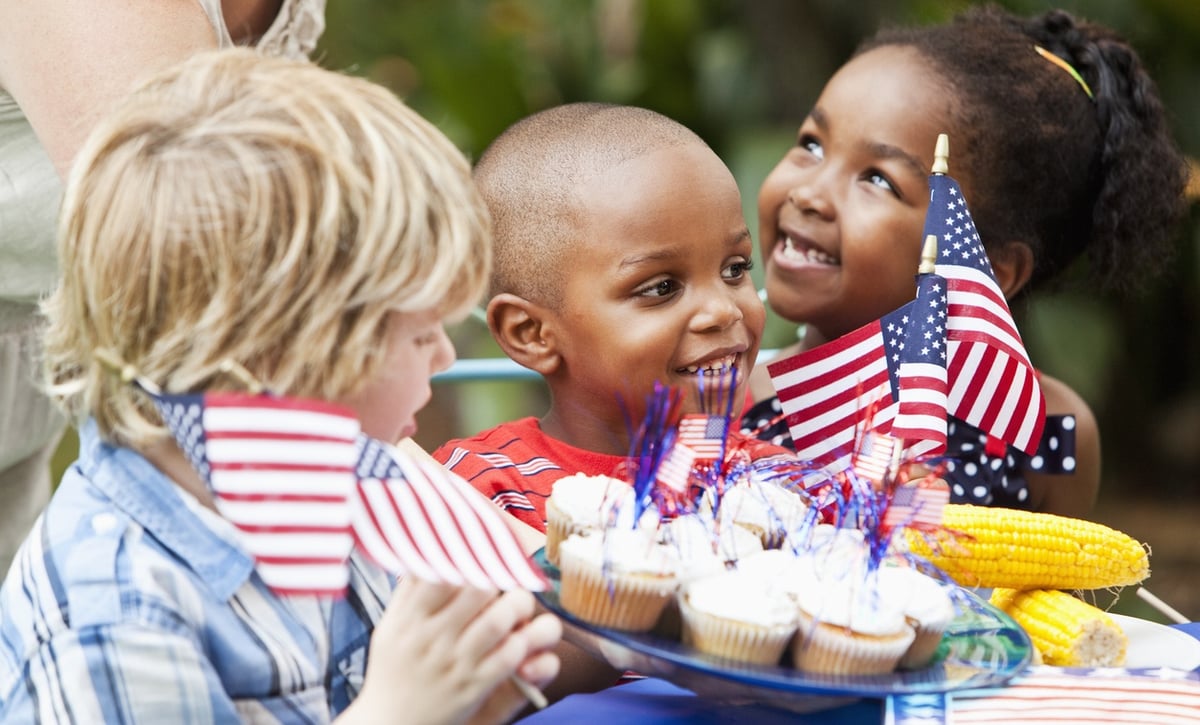 kids at a memorial day picnic