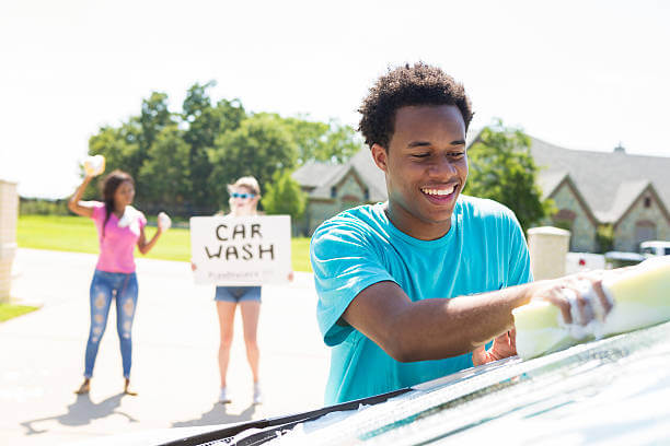 group hosting a car wash fundraiser