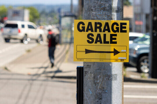 garage sale street signage