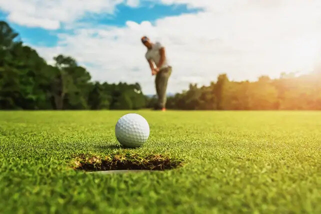 golf tournament fundraiser closest to the pin mini game