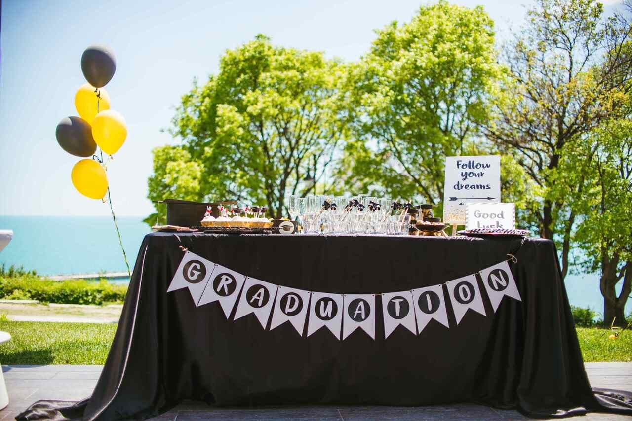 graduation party table setup